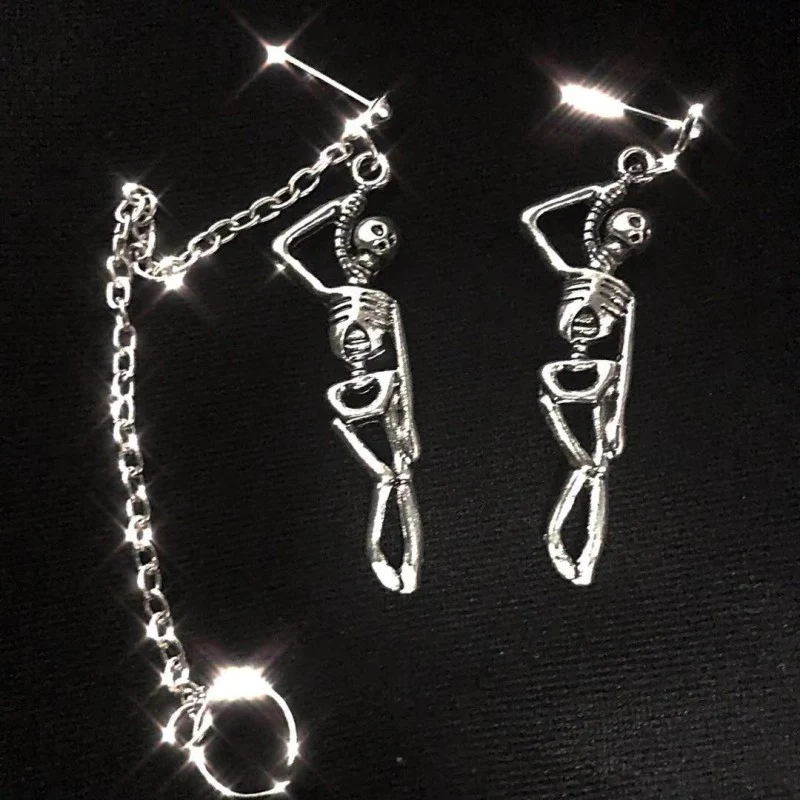 PUNK SKULL EARRINGS
