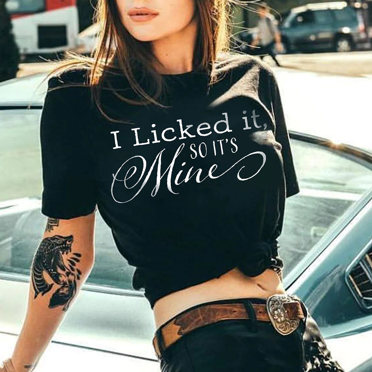 I LICKED IT, SO IT'S MINE LETTERS PRINTED T-SHIRT