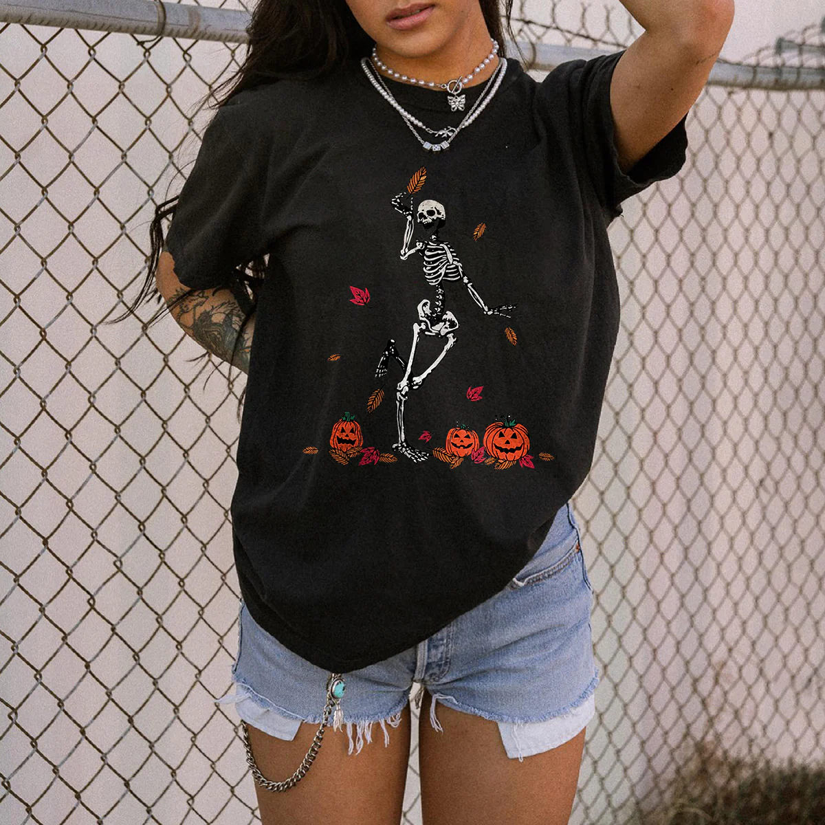 HALLOWEEN SKULL FALLEN LEAVES PRINTED WOMEN'S T-SHIRT